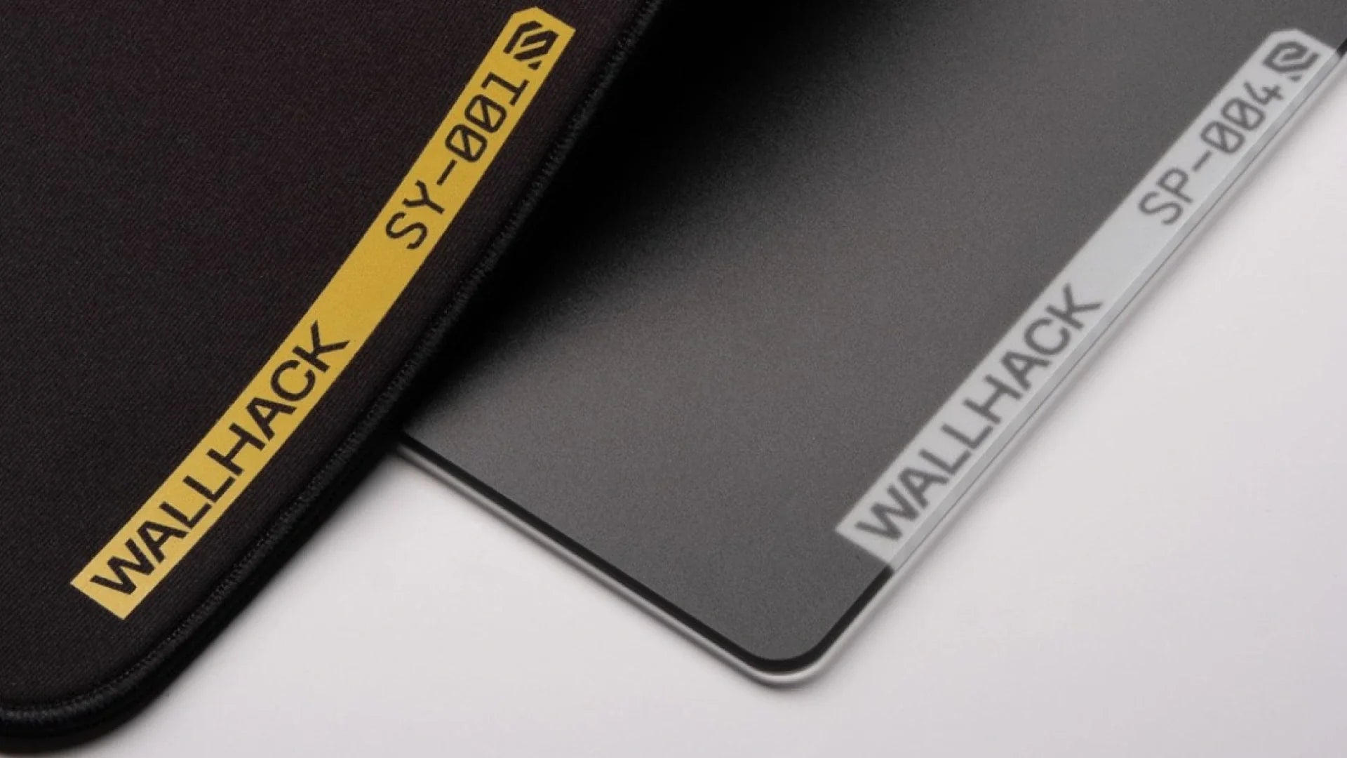Glass Mouse Pads vs Cloth Mouse Pads - What’s The Difference