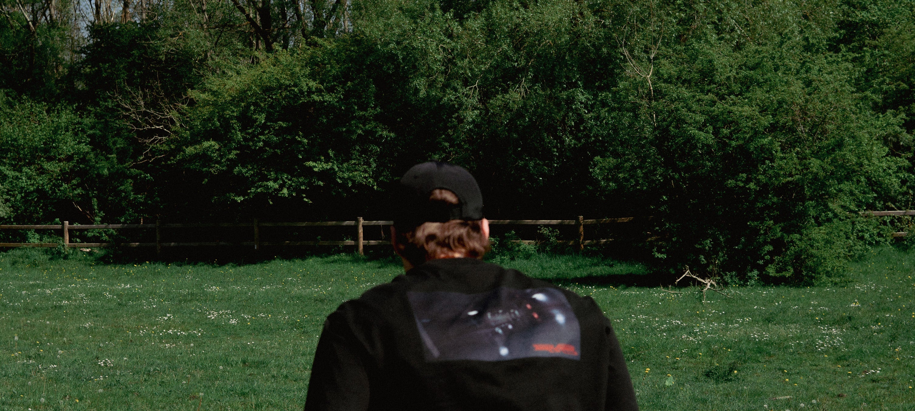 T-Shirt - Twisted Hallway – WALLHACK